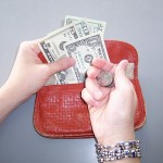 деньги - фото: Newton Free Library/flickr.com