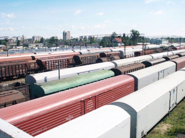 грузовые вагоны